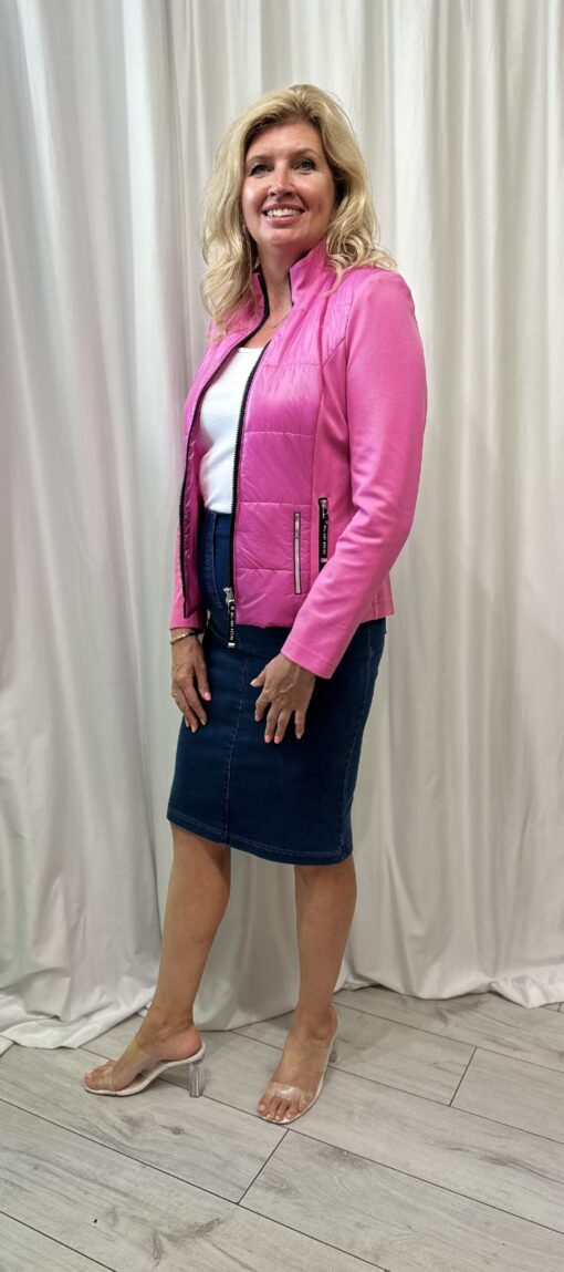 I'Cona By Robell Short Jacket With Two Zip Pockets In A Bright Pink With A Padded Front And Back Size 16