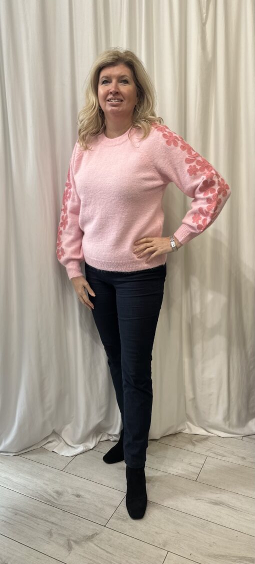 Round Neck Jumper With Flowers on the Sleeves